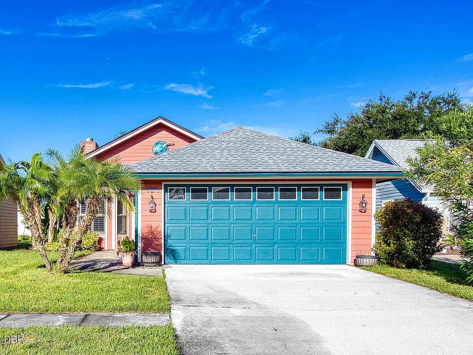 794 Pine Shores Cir