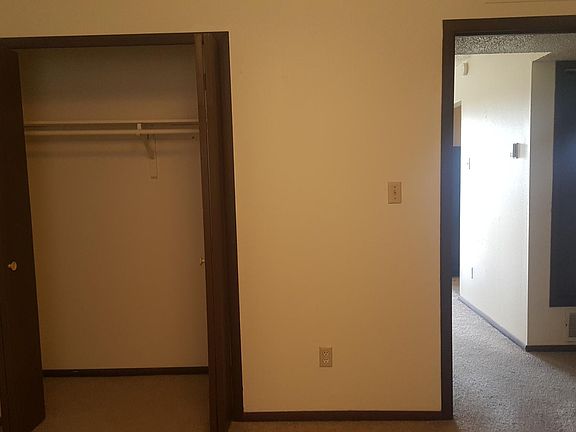 5th image of 1825 Thomas Dr APT B6