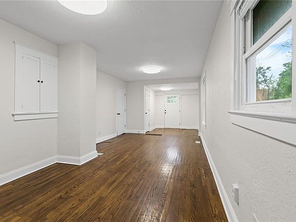 2nd image of 1131 N 49th Ter