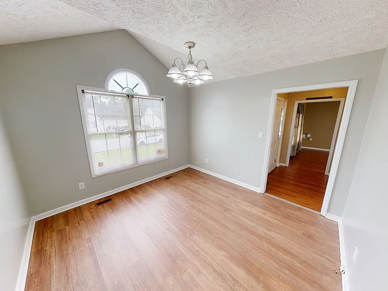 2438 Larwood Dr — Photo 18