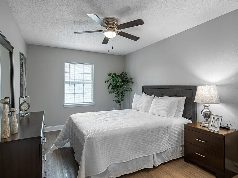 Residences at Overlook — Photo 36