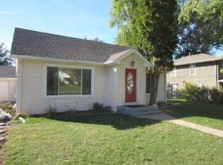 8909 Wally St, Golden Valley, MN 55427