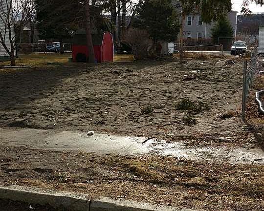 3rd image of 19 1st St