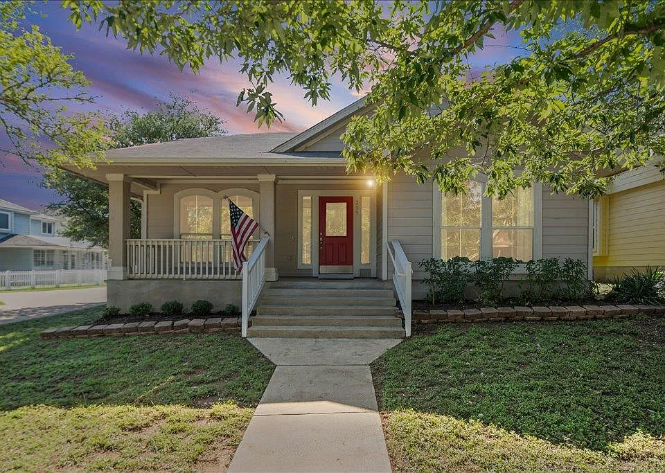 317 Bandstand Ln