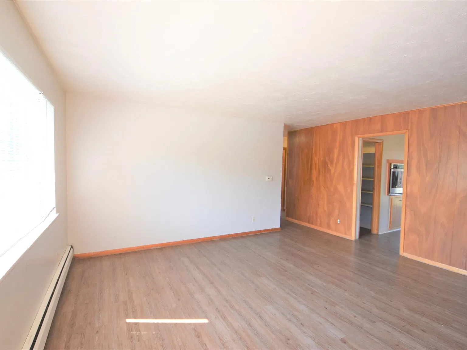3 bed, 1.5 bath, 1210 sqft, $2,960 — Photo 2