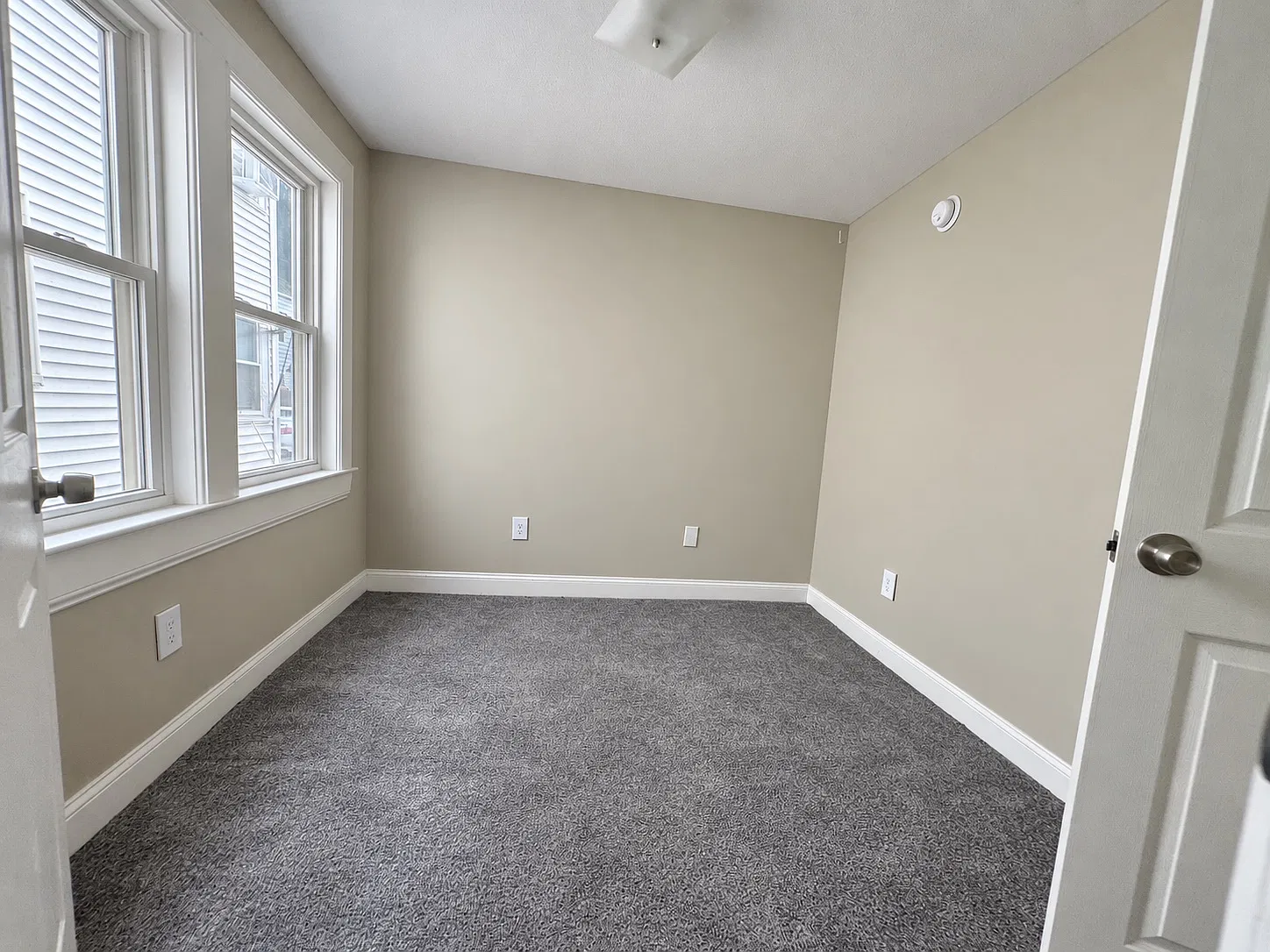 3 bed, 1000 sqft, $2,195 — Photo 4