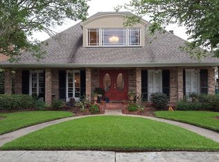 5321 Cocos Plumosas Dr, Kenner, LA 70065