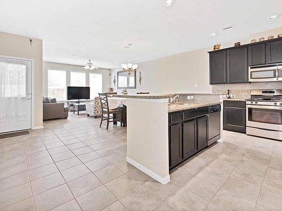 4th image of 6414 Stoney Creek Dr