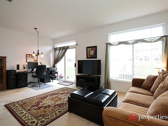 Living Room / Dining Room