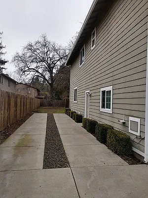 1407 N Cherry St — Photo 25