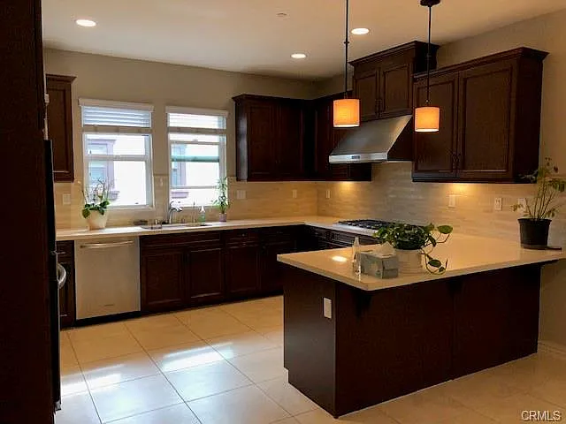 656 W Huntington Dr #O-2 — Photo 2
