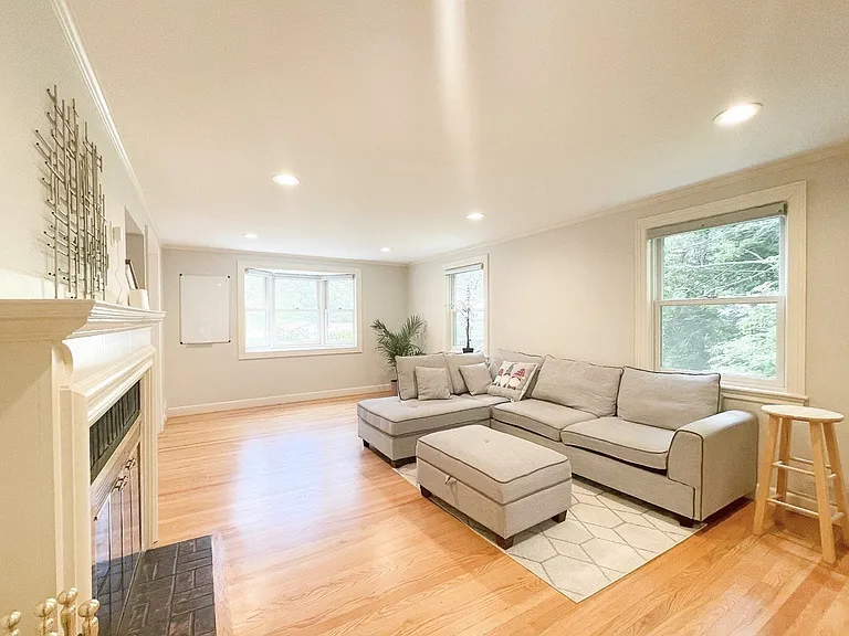 37 Emerson Rd — Photo 7