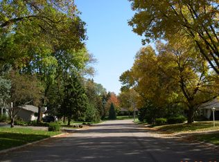 3025 Southbrook Dr, Bloomington, MN 55431