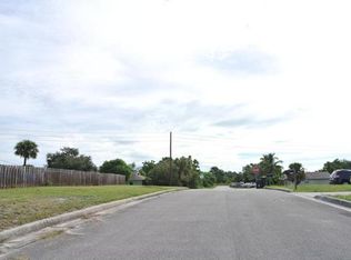 243 16th St SW, Vero Beach, FL 32962