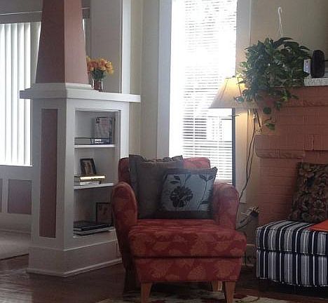 LivingRoom corner near FP with book shelf