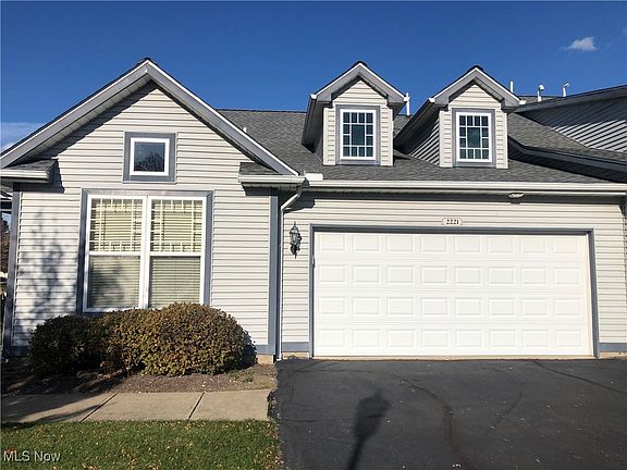 2nd image of 2221 Langford Ln