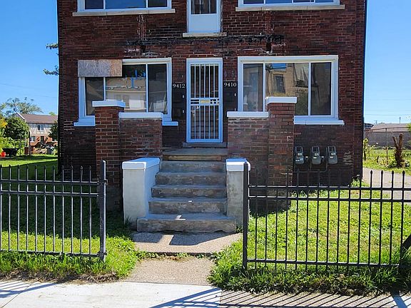 4th image of 9410 Ravenswood St APT 1