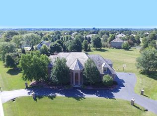 194 Sycamore Dr, Hawthorn Woods, IL