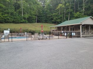 658 Norris Crest Dr, La Follette, TN 37766