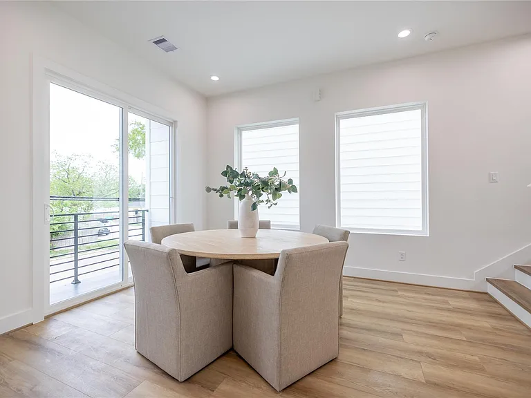 4010 Yellowstone Blvd — Photo 6