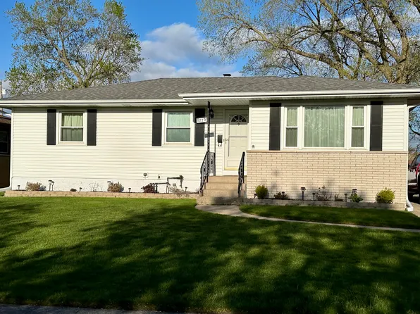 8773 Jefferson Ave, Munster, IN 46321