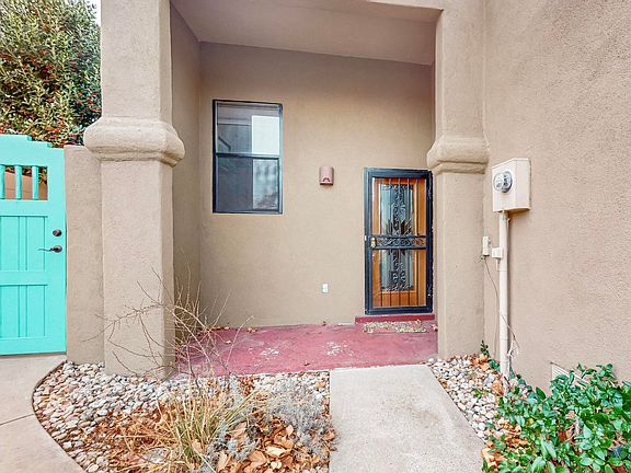 3rd image of 6916 White Pine Pl NE