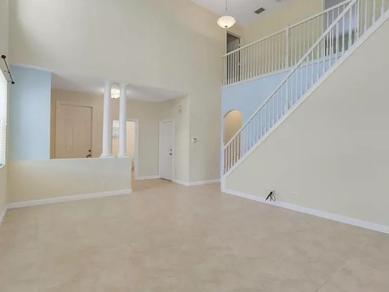 5888 SE Crooked Oak Ave — Photo 3