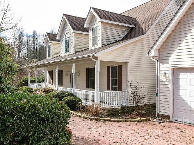 1st image of 47 Winter Holly Ln