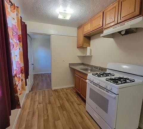 2nd image of 25366 4th St