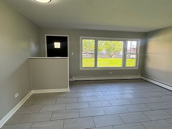 3rd image of 4329 W 95th St APT 7