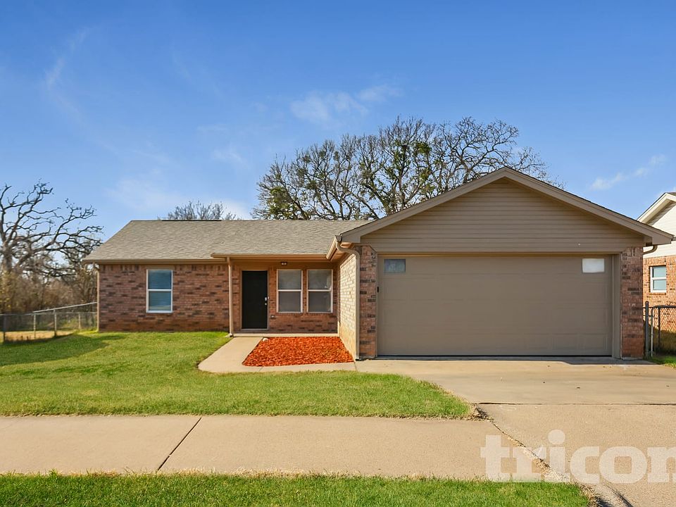 1st image of 213 Dean Ct