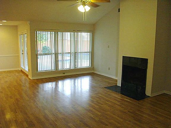 4th image of 246 E Bancroft Dr