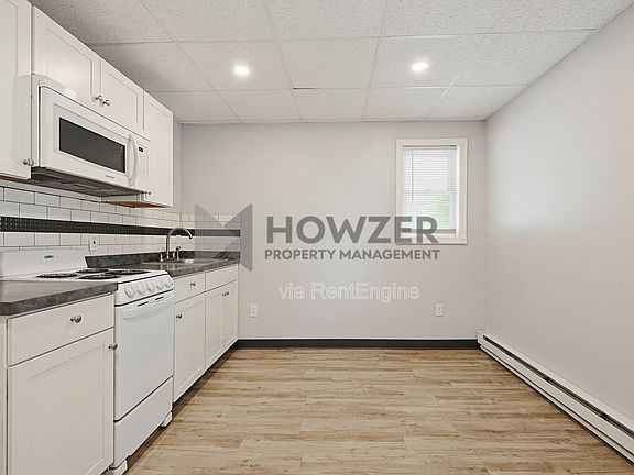 3rd image of 127 Park St #10