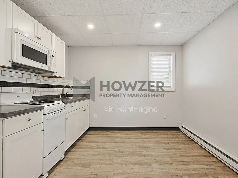 127 Park St #10 — Photo 2