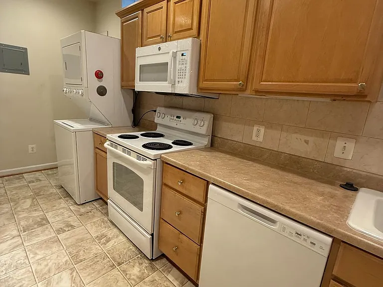 10892 Clara Barton Dr — Photo 11