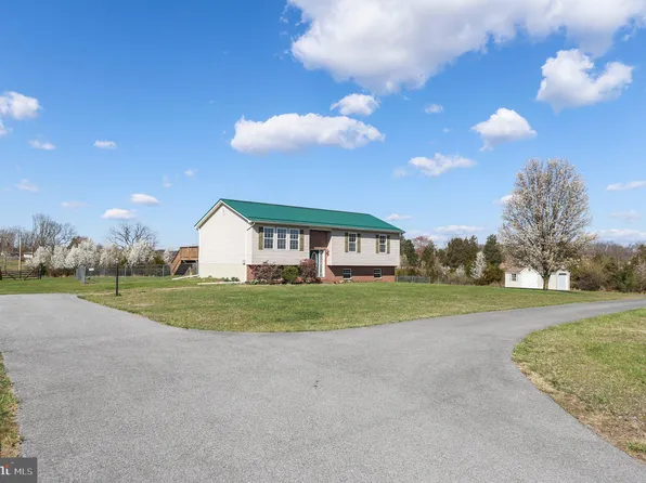 295 Three Run Rd, Bunker Hill, WV 25413