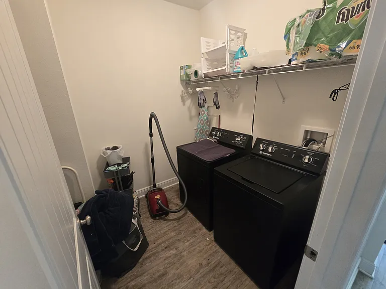 415 Chickadee St — Photo 10