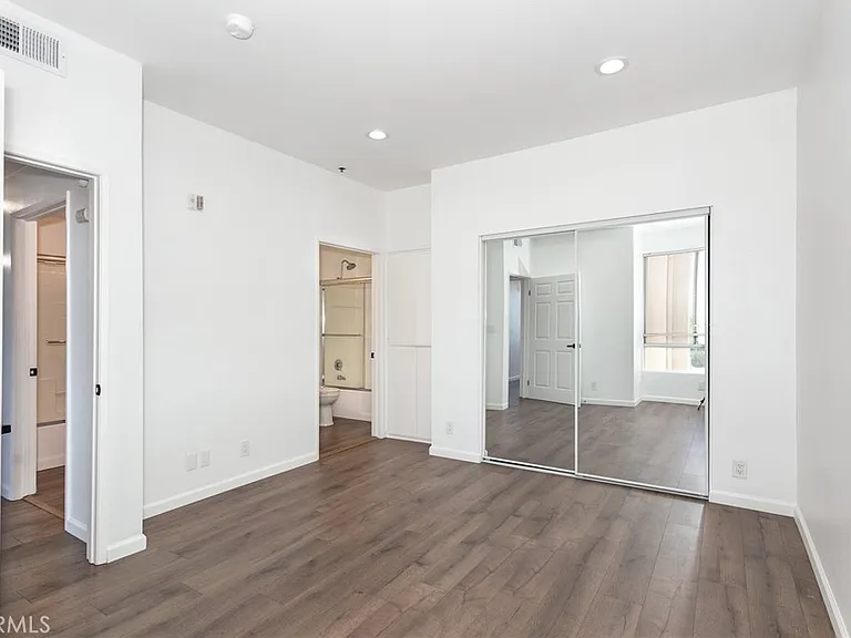 19350 Sherman Way #208 — Photo 14