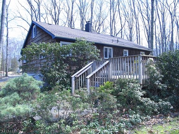 3rd image of 10 Hendrickson Dr
