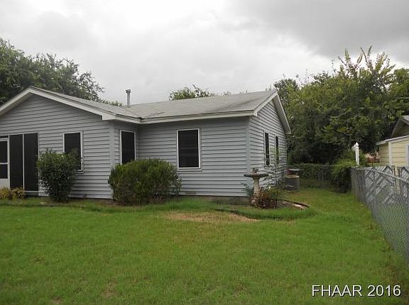 2nd image of 412 Crockett Dr