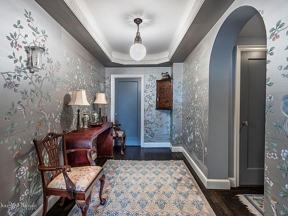 2nd image of 2 Beekman Pl APT 8E