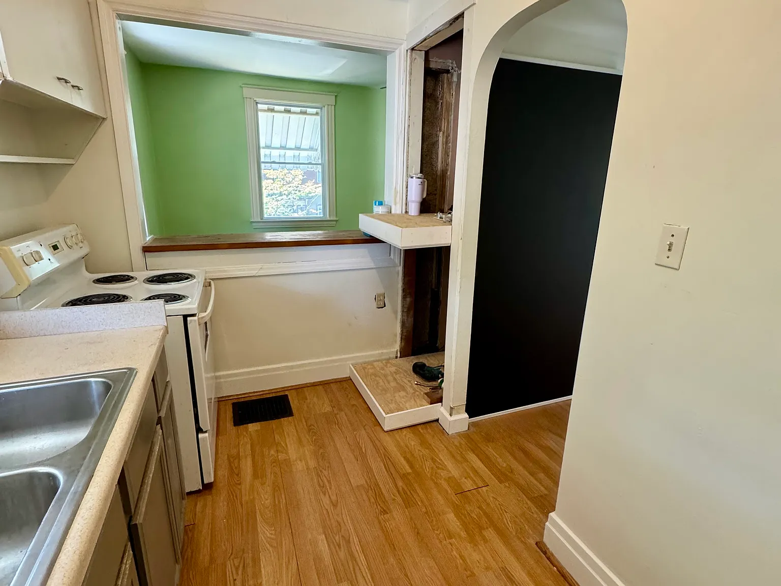 3 bed, 1200 sqft, $1,650 — Photo 4
