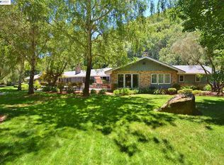 24555 Palomares Rd, Castro Valley, CA 94552