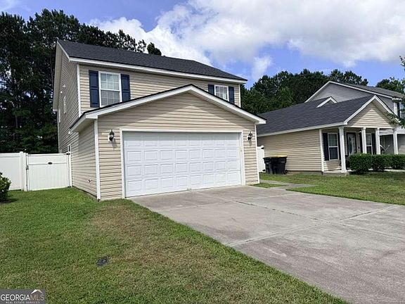 3rd image of 76 Ristona Dr