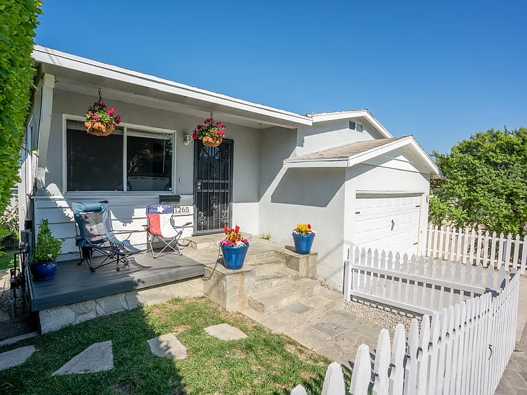 1265 Van Horne Ln — Photo 18
