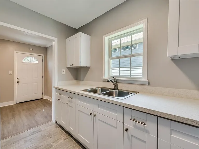 507 Enid St #A — Photo 2