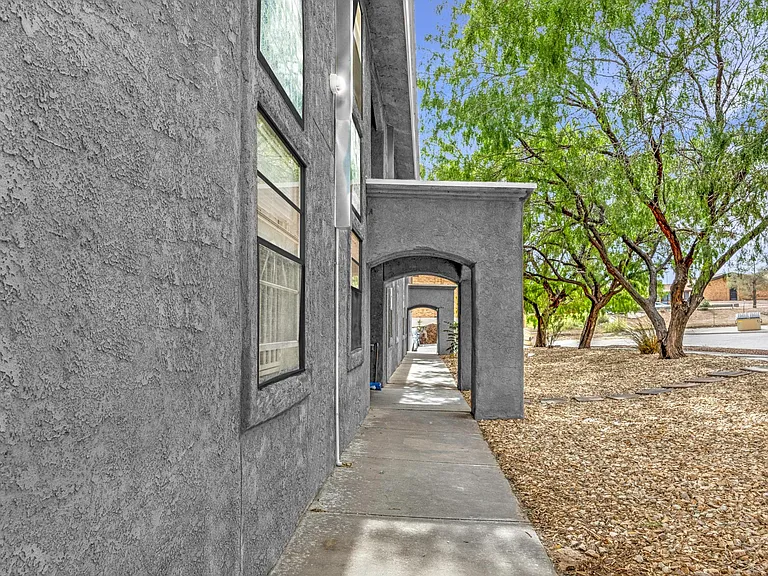 1415 Brown Street — Photo 11
