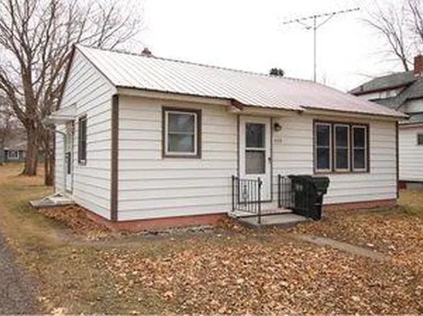 421 3rd St E, Hector, MN 55342