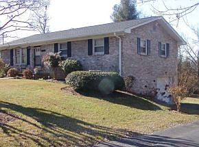 3rd image of 1208 Oakdell Ct