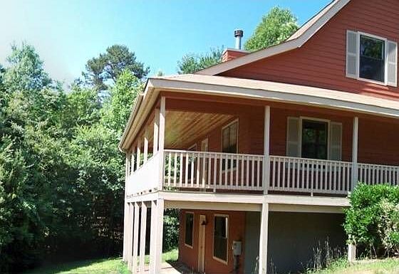 2nd image of 1925 Caledonia Dr